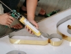 Keo dán chữ nổi là gì? Hướng dẫn thi công keo dán chữ nổi quảng cáo mặt Alu từ A–Z chuẩn kỹ thuật